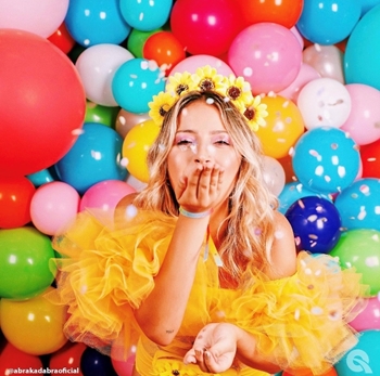 Image de 01..BALLOONS BRING THE FUN...