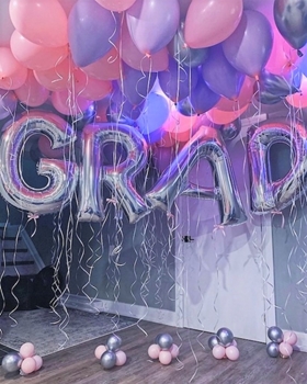 Picture of 4 LETTERS HELIUM FILLED ON WEIGHTS - "GRAD" (LATEX BALLOONS EXTRA @ $2.55 EACH)