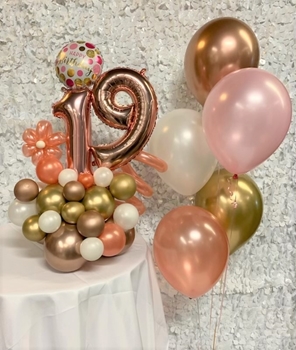 Image de 1 JUNIOR MARQUEE - 2 FOIL 16" NUMBERS - LOTS OF 5" LATEX - ON LATEX 11" BASE WITH HELIUM BOUQUET COMBO
