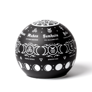 Image de DECOR - GLOBE LIGHT - PAGAN CALENDAR